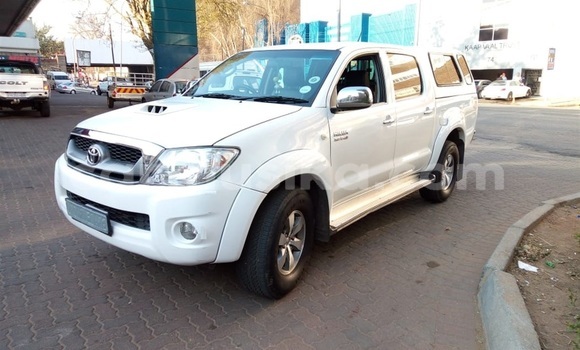 Tenga Tsaru Toyota Hilux Chena Mota in Beitbridge in Matabeleland South Tenga Tsaru Toyota Hilux Chena Mota in Beitbridge in Matabeleland South