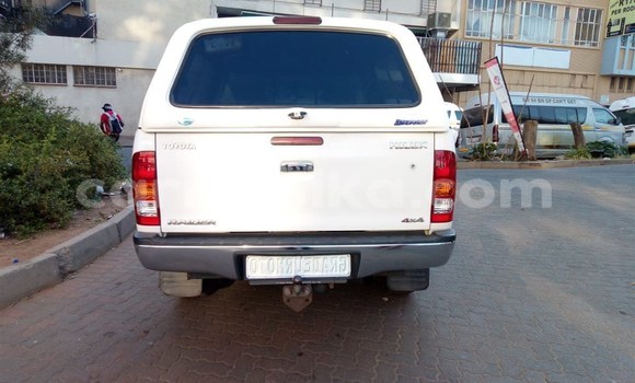Tenga Tsaru Toyota Hilux Chena Mota in Beitbridge in Matabeleland South Tenga Tsaru Toyota Hilux Chena Mota in Beitbridge in Matabeleland South
