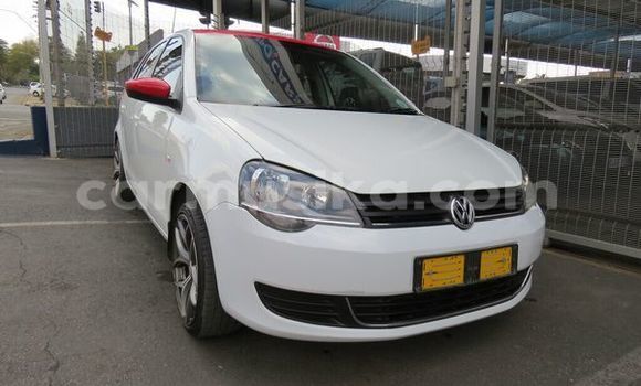 Nunua Ilio tumika Volkswagen Polo Nyeupe Gari ndani ya Beitbridge nchini Matabeleland Kusini Nunua Ilio tumika Volkswagen Polo Nyeupe Gari ndani ya Beitbridge nchini Matabeleland Kusini