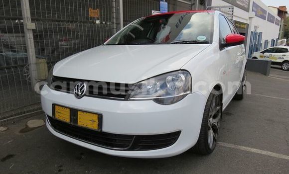 Acheter Occasion Voiture Volkswagen Polo Blanc à Beitbridge, Matabeleland South Acheter Occasion Voiture Volkswagen Polo Blanc à Beitbridge, Matabeleland South