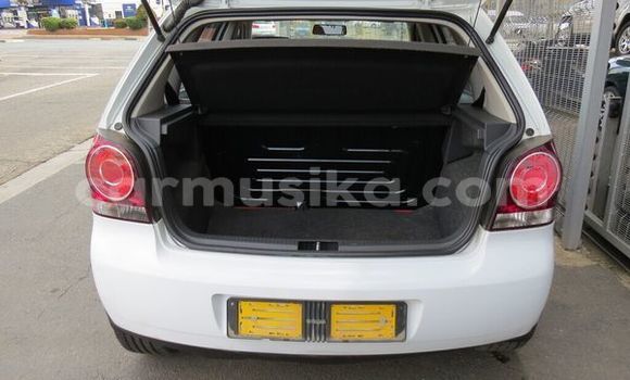 Acheter Occasion Voiture Volkswagen Polo Blanc à Beitbridge, Matabeleland South Acheter Occasion Voiture Volkswagen Polo Blanc à Beitbridge, Matabeleland South