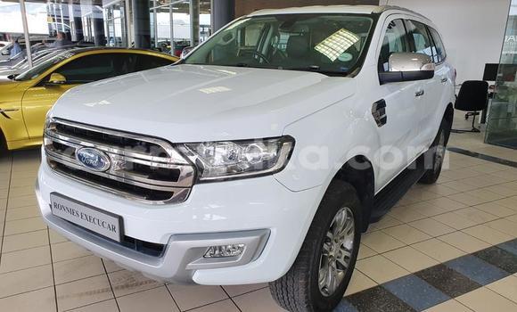 Buy Used Ford Everest White Car in Beitbridge in Matabeleland South