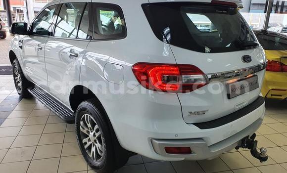 Buy Used Ford Everest White Car in Beitbridge in Matabeleland South Buy Used Ford Everest White Car in Beitbridge in Matabeleland South