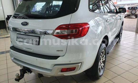 Buy Used Ford Everest White Car in Beitbridge in Matabeleland South Buy Used Ford Everest White Car in Beitbridge in Matabeleland South