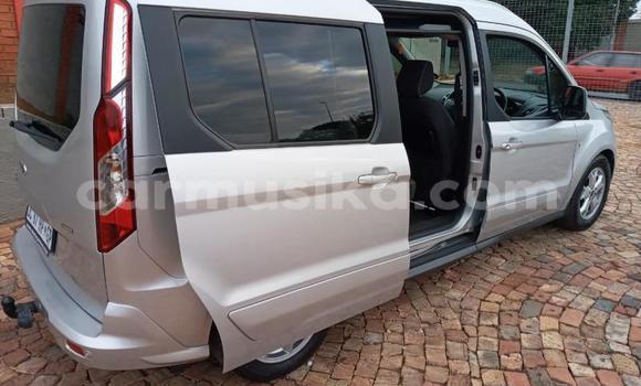 Tenga Tsaru Ford Granada Sirivha Mota in Beitbridge in Matabeleland South Tenga Tsaru Ford Granada Sirivha Mota in Beitbridge in Matabeleland South