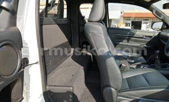 Acheter Occasion Voiture Toyota Hilux Blanc à Beitbridge, Matabeleland South Acheter Occasion Voiture Toyota Hilux Blanc à Beitbridge, Matabeleland South