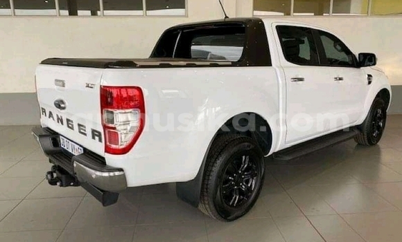 Nunua Ilio tumika Ford Ranger Nyeupe Gari ndani ya Beitbridge nchini Matabeleland Kusini Nunua Ilio tumika Ford Ranger Nyeupe Gari ndani ya Beitbridge nchini Matabeleland Kusini
