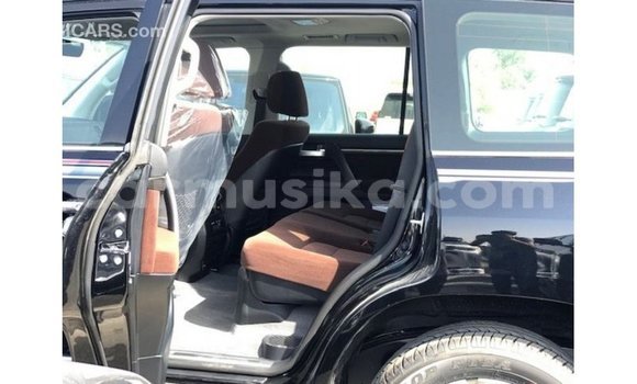 Nunua Imported Toyota Land Cruiser Nyeusi Gari ndani ya Import - Dubai nchini Harare Nunua Imported Toyota Land Cruiser Nyeusi Gari ndani ya Import - Dubai nchini Harare