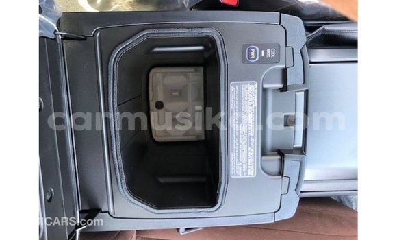 Nunua Imported Toyota Land Cruiser Nyeusi Gari ndani ya Import - Dubai nchini Harare Nunua Imported Toyota Land Cruiser Nyeusi Gari ndani ya Import - Dubai nchini Harare