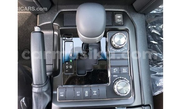 Nunua Imported Toyota Land Cruiser Nyeusi Gari ndani ya Import - Dubai nchini Harare Nunua Imported Toyota Land Cruiser Nyeusi Gari ndani ya Import - Dubai nchini Harare