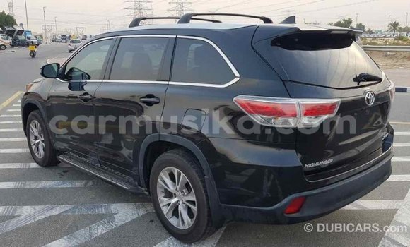 Tenga Imported Toyota Highlander Nhema Mota in Import - Dubai in Harare Tenga Imported Toyota Highlander Nhema Mota in Import - Dubai in Harare