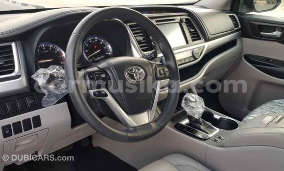 Tenga Imported Toyota Highlander Nhema Mota in Import - Dubai in Harare Tenga Imported Toyota Highlander Nhema Mota in Import - Dubai in Harare