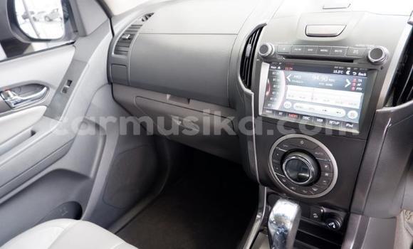 Acheter Occasion Voiture Chevrolet TrailBlazer Rouge à Beitbridge, Matabeleland South Acheter Occasion Voiture Chevrolet TrailBlazer Rouge à Beitbridge, Matabeleland South