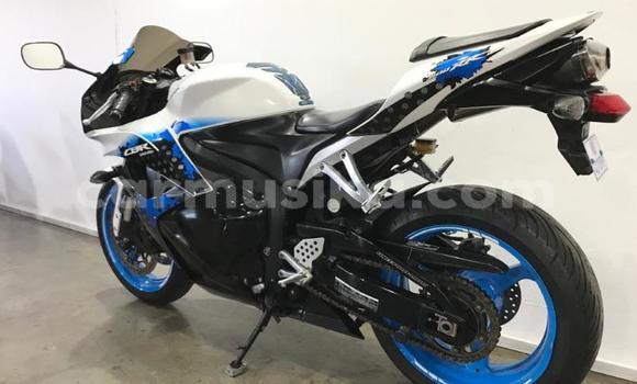 Tenga Tsaru Honda CR-Z Chena Mota in Beitbridge in Matabeleland South Tenga Tsaru Honda CR-Z Chena Mota in Beitbridge in Matabeleland South