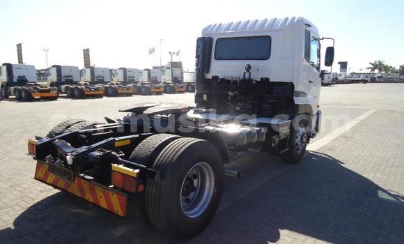 Acheter Occasion Voiture Nissan Urvan Blanc à Beitbridge, Matabeleland South Acheter Occasion Voiture Nissan Urvan Blanc à Beitbridge, Matabeleland South