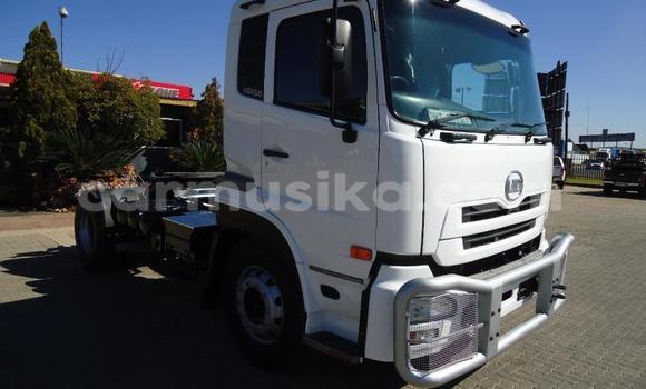 Acheter Occasion Voiture Nissan Urvan Blanc à Beitbridge, Matabeleland South Acheter Occasion Voiture Nissan Urvan Blanc à Beitbridge, Matabeleland South