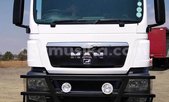 Acheter Occasion Voiture Marcos Mantis Blanc à Beitbridge, Matabeleland South Acheter Occasion Voiture Marcos Mantis Blanc à Beitbridge, Matabeleland South