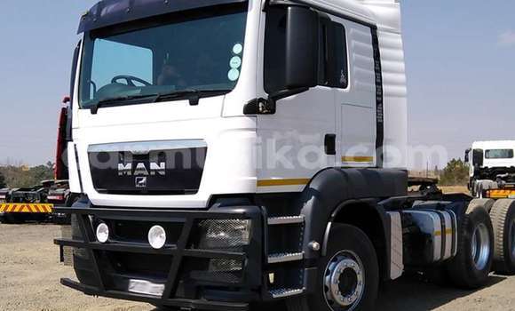 Acheter Occasion Voiture Marcos Mantis Blanc à Beitbridge, Matabeleland South Acheter Occasion Voiture Marcos Mantis Blanc à Beitbridge, Matabeleland South