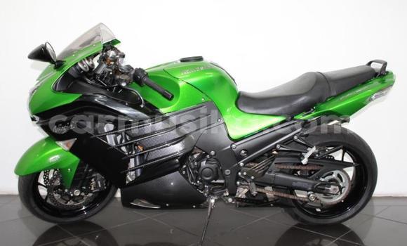 Acheter Occasion Voiture Kombat T98 Vert à Beitbridge, Matabeleland South Acheter Occasion Voiture Kombat T98 Vert à Beitbridge, Matabeleland South