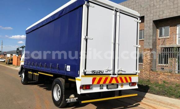 Acheter Occasion Utilitaire Isuzu FTR 850 Blanc à Beitbridge, Matabeleland South Acheter Occasion Utilitaire Isuzu FTR 850 Blanc à Beitbridge, Matabeleland South