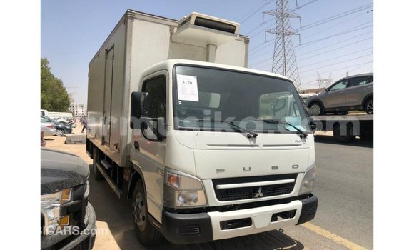 Buy Import Mitsubishi Fuso White Truck in Import - Dubai in Harare Buy Import Mitsubishi Fuso White Truck in Import - Dubai in Harare