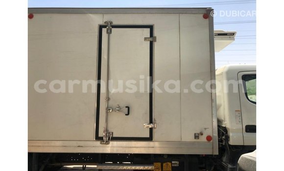 Buy Import Mitsubishi Fuso White Truck in Import - Dubai in Harare Buy Import Mitsubishi Fuso White Truck in Import - Dubai in Harare