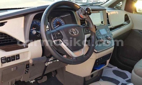 Tenga Imported Toyota Sienna Chena Mota in Import - Dubai in Harare Tenga Imported Toyota Sienna Chena Mota in Import - Dubai in Harare