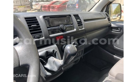 Buy Import Toyota Hiace White Car in Import - Dubai in Harare Buy Import Toyota Hiace White Car in Import - Dubai in Harare