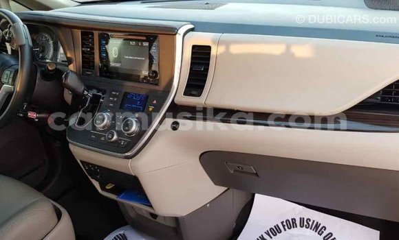Tenga Imported Toyota Sienna Chena Mota in Import - Dubai in Harare Tenga Imported Toyota Sienna Chena Mota in Import - Dubai in Harare