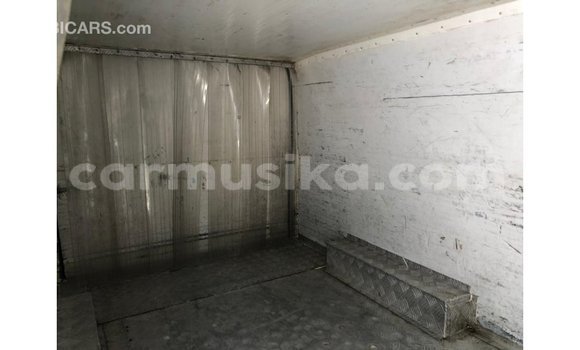 Buy Import Toyota Hiace White Car in Import - Dubai in Harare Buy Import Toyota Hiace White Car in Import - Dubai in Harare