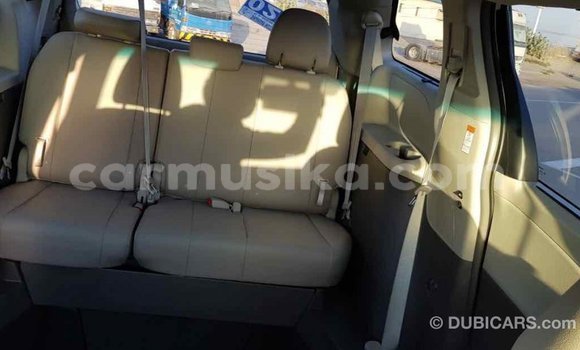 Tenga Imported Toyota Sienna Chena Mota in Import - Dubai in Harare Tenga Imported Toyota Sienna Chena Mota in Import - Dubai in Harare