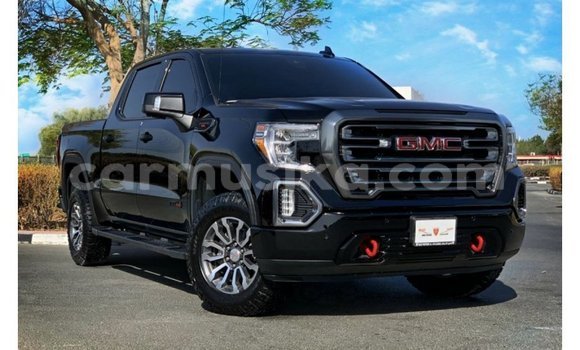 Nunua Imported GMC Sierra Nyeusi Gari ndani ya Import - Dubai nchini Harare
