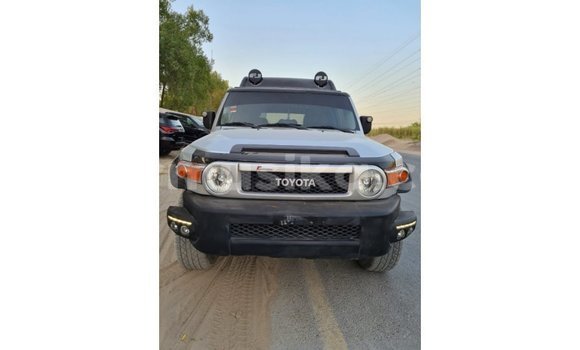 Tenga Imported Toyota FJ Cruiser Zvimwe Mota in Import - Dubai in Harare Tenga Imported Toyota FJ Cruiser Zvimwe Mota in Import - Dubai in Harare