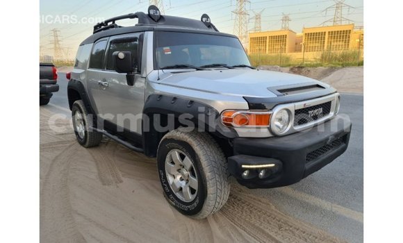 Tenga Imported Toyota FJ Cruiser Zvimwe Mota in Import - Dubai in Harare Tenga Imported Toyota FJ Cruiser Zvimwe Mota in Import - Dubai in Harare