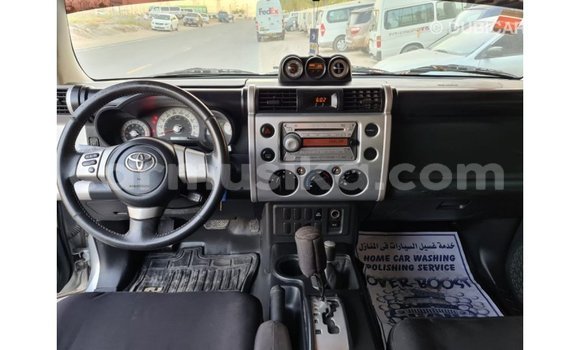 Tenga Imported Toyota FJ Cruiser Zvimwe Mota in Import - Dubai in Harare Tenga Imported Toyota FJ Cruiser Zvimwe Mota in Import - Dubai in Harare