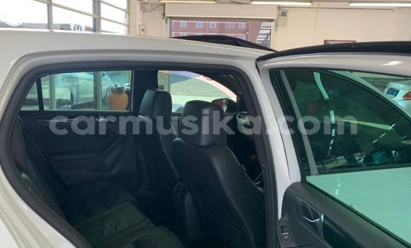 Buy Used Volkswagen Golf GTI White Car in Beitbridge in Matabeleland South Buy Used Volkswagen Golf GTI White Car in Beitbridge in Matabeleland South