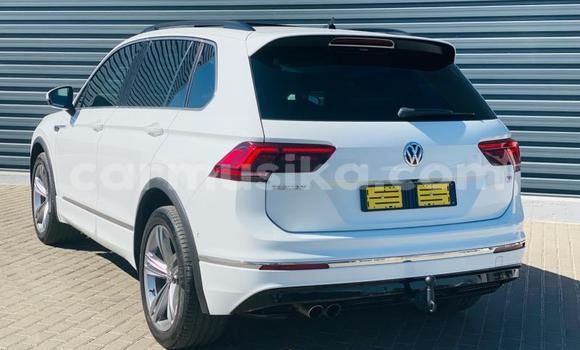 Buy Used Volkswagen Tiguan White Car in Beitbridge in Matabeleland South Buy Used Volkswagen Tiguan White Car in Beitbridge in Matabeleland South