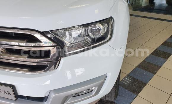 Buy Used Ford Everest White Car in Beitbridge in Matabeleland South Buy Used Ford Everest White Car in Beitbridge in Matabeleland South