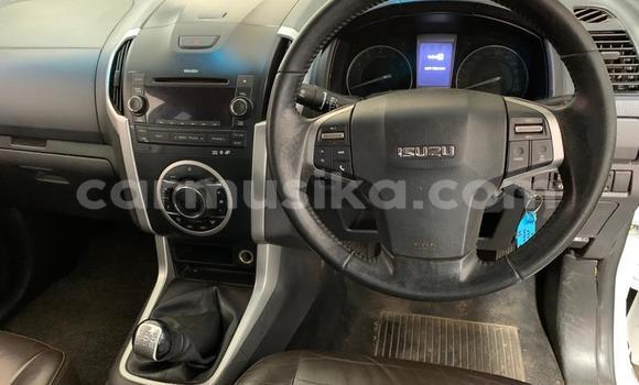 Tenga Tsaru Isuzu KB Chena Mota in Beitbridge in Matabeleland South Tenga Tsaru Isuzu KB Chena Mota in Beitbridge in Matabeleland South