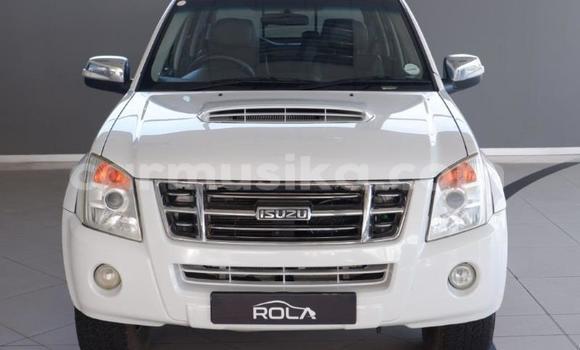 Tenga Tsaru Isuzu KB Chena Mota in Beitbridge in Matabeleland South Tenga Tsaru Isuzu KB Chena Mota in Beitbridge in Matabeleland South