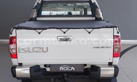 Tenga Tsaru Isuzu KB Chena Mota in Beitbridge in Matabeleland South Tenga Tsaru Isuzu KB Chena Mota in Beitbridge in Matabeleland South