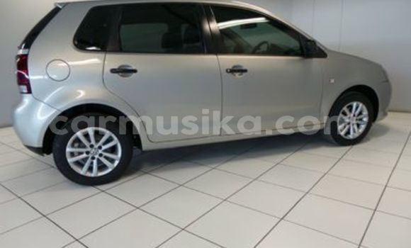 Nunua Ilio tumika Volkswagen Polo Fedha Gari ndani ya Beitbridge nchini Matabeleland Kusini Nunua Ilio tumika Volkswagen Polo Fedha Gari ndani ya Beitbridge nchini Matabeleland Kusini