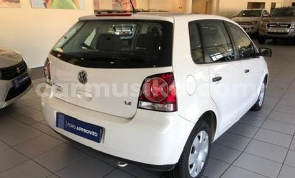 Nunua Ilio tumika Volkswagen Polo Nyeupe Gari ndani ya Beitbridge nchini Matabeleland Kusini Nunua Ilio tumika Volkswagen Polo Nyeupe Gari ndani ya Beitbridge nchini Matabeleland Kusini