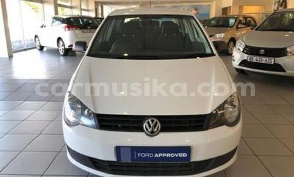 Nunua Ilio tumika Volkswagen Polo Nyeupe Gari ndani ya Beitbridge nchini Matabeleland Kusini Nunua Ilio tumika Volkswagen Polo Nyeupe Gari ndani ya Beitbridge nchini Matabeleland Kusini