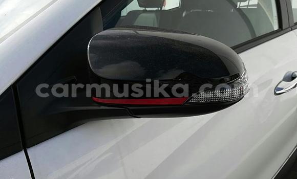 Buy Used Toyota Yaris White Car in Beitbridge in Matabeleland South Buy Used Toyota Yaris White Car in Beitbridge in Matabeleland South