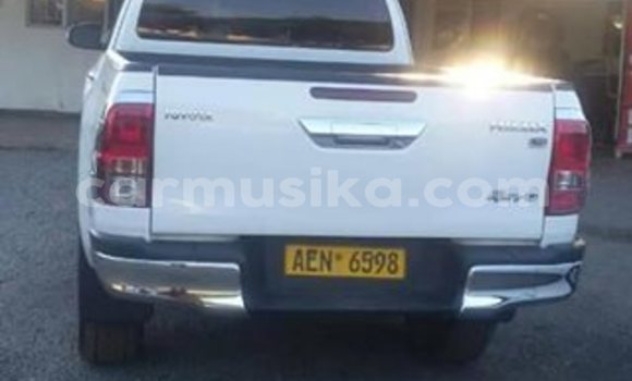 Buy Used Toyota Hilux White Car in Harare in Harare Buy Used Toyota Hilux White Car in Harare in Harare