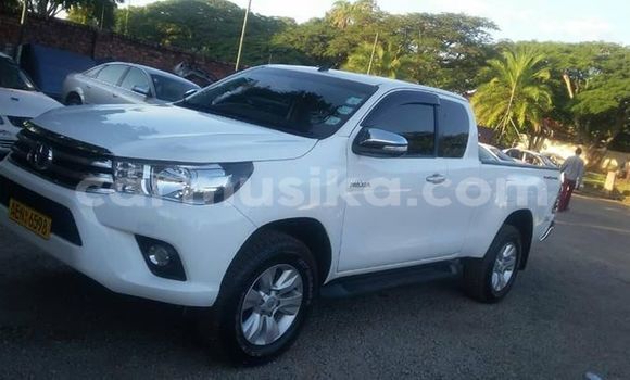 Buy Used Toyota Hilux White Car in Harare in Harare Buy Used Toyota Hilux White Car in Harare in Harare