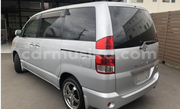 Acheter Occasion Voiture Toyota Noah Blanc à Beitbridge, Matabeleland South Acheter Occasion Voiture Toyota Noah Blanc à Beitbridge, Matabeleland South