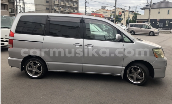 Acheter Occasion Voiture Toyota Noah Blanc à Beitbridge, Matabeleland South Acheter Occasion Voiture Toyota Noah Blanc à Beitbridge, Matabeleland South