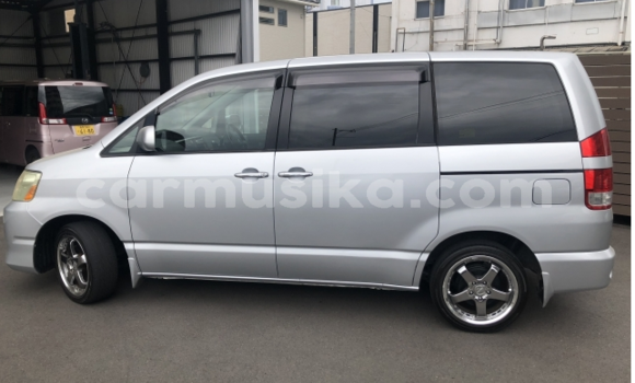 Acheter Occasion Voiture Toyota Noah Blanc à Beitbridge, Matabeleland South Acheter Occasion Voiture Toyota Noah Blanc à Beitbridge, Matabeleland South